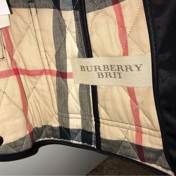 Burberry Black Quilted Jacket with Check Lining - Picture 4 of 7